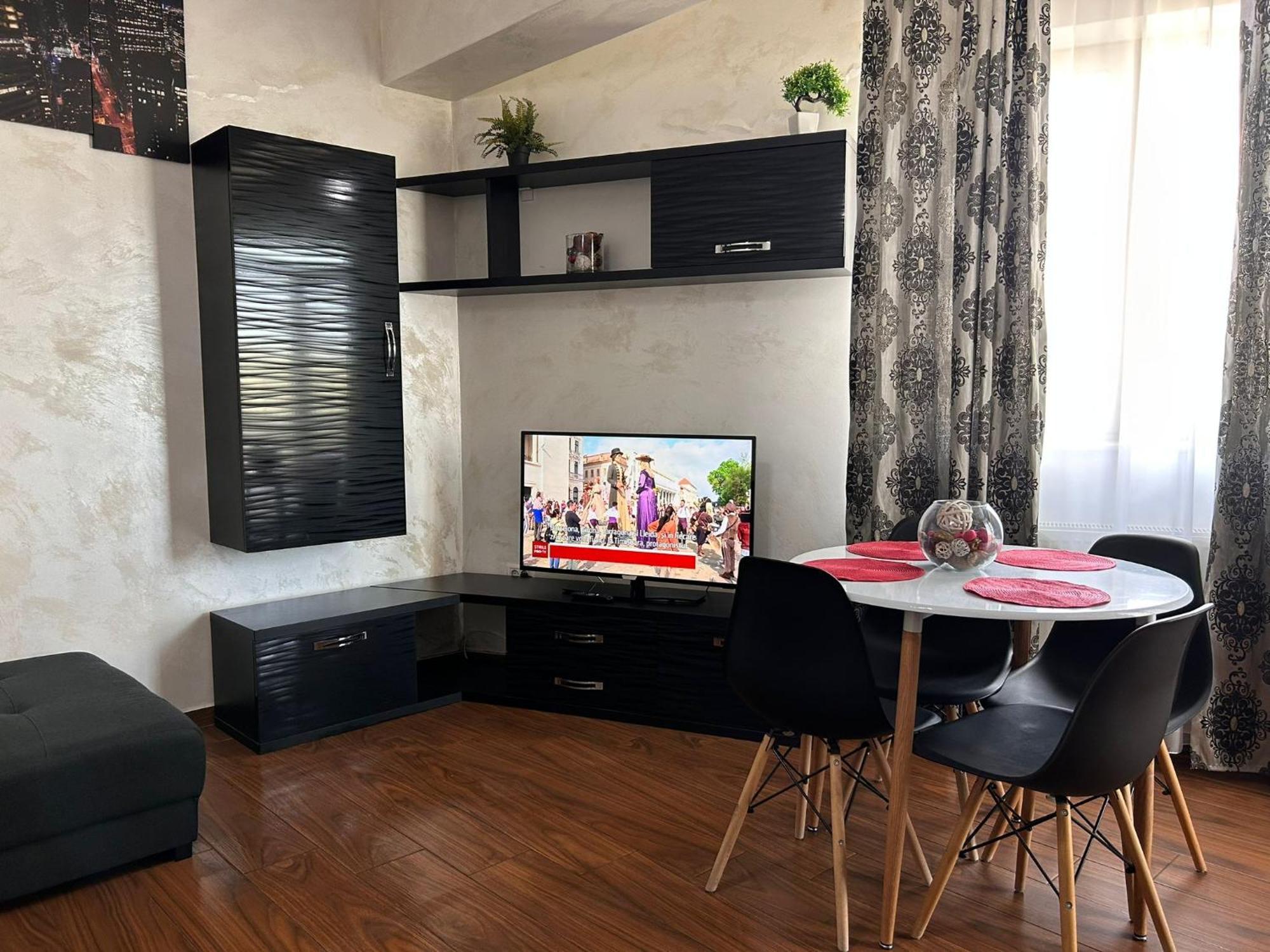 Twin Residence Five Mamaia Buitenkant foto